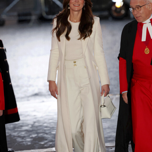 Catherine (Kate) Middleton, princesse de Galles, arrive au traditionnel concert de Noël "Together At Christmas" à l'abbaye de Westminster à Londres, Royaume Uni, le 8 décembre 2023. 