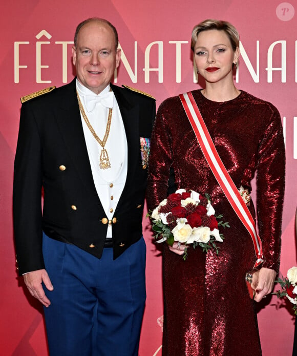 Le prince Albert II de Monaco était accompagné de sa femme la princesse Charlene pour assister à la traditionnelle soirée de la Fête Nationale Monégasque au Grimaldi Forum à Monaco, le 19 novembre 2019.© Bruno Bebert-Dominique Jacovides / Bestimage