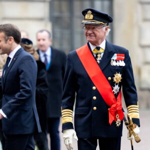 Les deux femmes étaient auprès de leurs maris à Stockholm. 
Le roi Carl XVI Gustav et la reine de Suède accueillent le président Emmanuel Macron et sa femme la Première Dame femme dans la cour intérieure du palais royal de Stockholm, Suède, le 30 janvier 2024. © Dana Press/Bestimage 