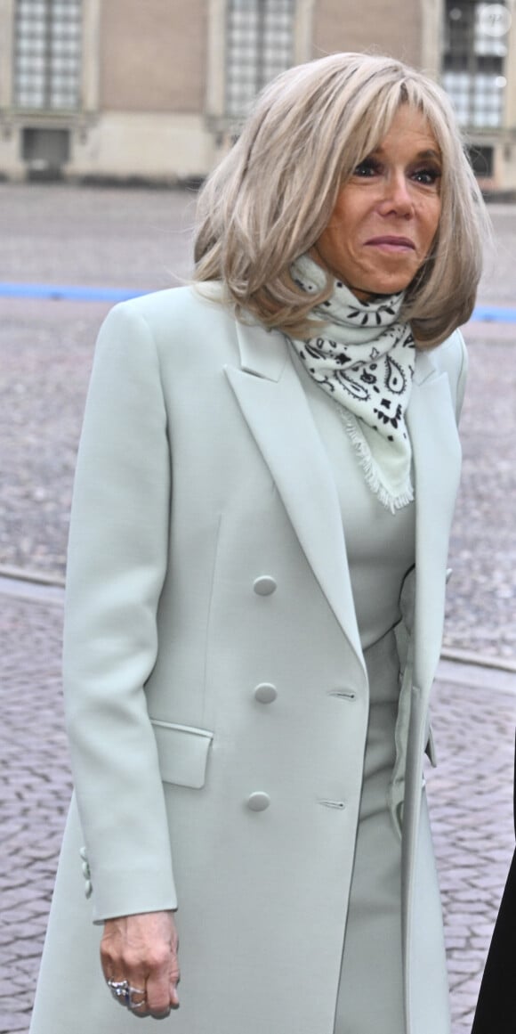 Brigitte Macron - Cérémonie de bienvenue en l'honneur de la visite du président Emmanuel Macron avec sa femme Brigitte dans la cour intérieure du palais royal de Stockholm le 30 janvier 2024. 