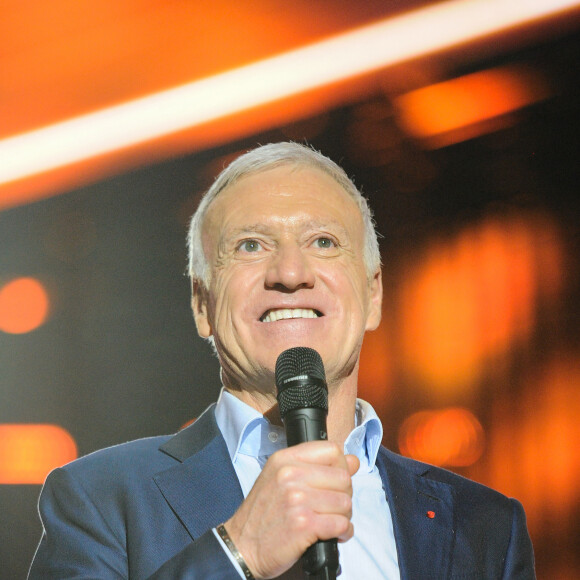 "Moi j'étais à la télé et quand on a dû changer elle m'a posé parce qu'on lui avait dit ça quoi bon elle a beaucoup de qualités Brigitte Macron mais le football je pense que Monsieur le Président de la République est beaucoup plus connaisseur...".
Exclusif - Didier Deschamps - Scène - Concert événement "Le gala des pièces jaunes" à l'Accor Arena Paris le 26 janvier 2024. Une soirée de gala exceptionnelle en faveur des Pièces Jaunes ! De nombreux artistes se succèderont pour chanter pour les enfants et adolescents hospitalisés. © Guillaume Gaffiot / Cyril Moreau / Bestimage
