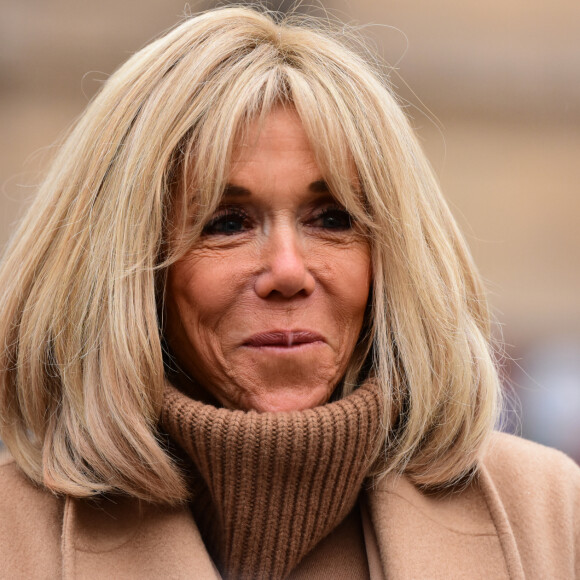 "Ce n'est pas beau !" a répondu Didier Deschamps
Brigitte Macron lors du lancement de l'opération Pièces Jaunes, en faveur des enfants et adolescents hospitalisés, à Lyon. Le 10 janvier 2024 © Romain Doucelin / Bestimage