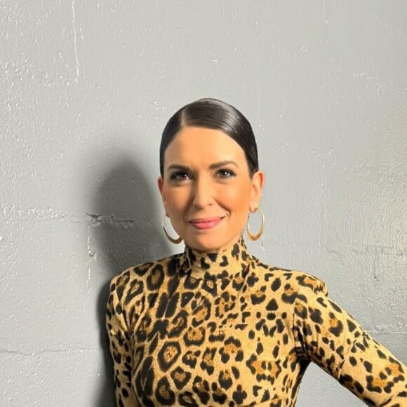 Lucie Bernardoni sublime en coulisses d'un prime de la "Star Academy"