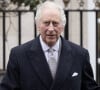 Le roi Charles III est atteint d'un cancer.
Le roi Charles III d'Angleterre quitte l'hôpital avec la reine consort Camilla après y avoir subi une opération de la prostate. Londres.