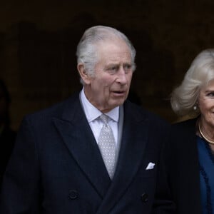 On ne sait pas encore de quel cancer il souffre.
Le roi Charles III d'Angleterre quitte l'hôpital avec la reine consort Camilla après y avoir subi une opération de la prostate. Londres, le 29 janvier 2024.