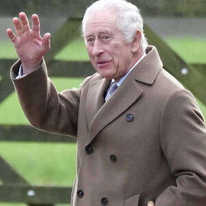 Qui est atteint d'un cancer.
Le roi Charles III d'Angleterre - Les membres de la famille royale britannique lors de la messe dominicale en l'église St-Mary Magdalene à Sandringham, le 7 janvier 2024. 