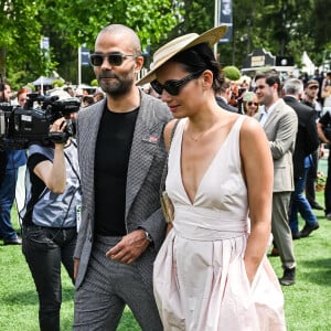 "Alizé et moi avons décidé de mettre fin à notre relation. Aucune commentaire supplémentaire ne sera fait à propos de cet aspect de ma vie privée", a-t-il écrit
Tony Parker et Alizé Lim au photocall de la 174ème édition du Prix de Diane Longines à l'hippodrome de Chantilly, France, le 18 juin 2023. © Matthieu Mirville/Bestimage