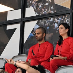 Tony Parker et Alizé Lim portent la tenue du film "La casa de papel" - Match de basket d'Euroleague entre le LDLC ASVEL contre Baskonia Vitoria à Villeurbanne le 28 octobre 2022