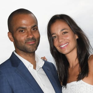 Alizé Lim  en couple avec un autre sportif bien connu
 
Séparation - Tony Parker s'est séparé d'Alizé Lim - Tony Parker et sa compagne Alizé Lim - Tony Parker devient l'ambassadeur des courses hippiques en France et lance une série sur la chaine Equidia à l'Hippodrome ParisLongchamp. © Coadic Guirec / Bestimage