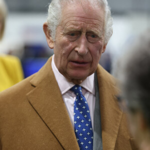 Le roi Charles III d'Angleterre, le jour de son 75ème anniversaire, et Camilla Parker Bowles, reine consort d'Angleterre, lors du lancement officiel du Coronation Food Project à Didcot, le 14 novembre 2023. 