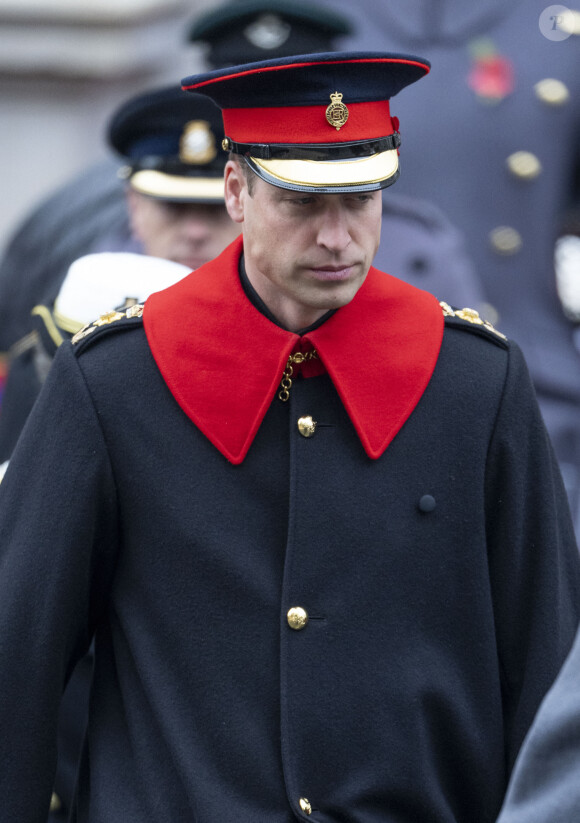 Mais pour le moment, pas besoin de tout cela ! 
Le prince William, prince de Galles - La famille royale honore les disparus des deux guerres mondiales lors de la cérémonie Remembrance Sunday ( Dimanche du souvenir ) au Cénotaphe à Londres le 12 novembre 2023. 