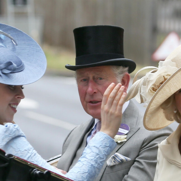 D'autres, comme Camilla ou Beatrice d'York seraient présents pour aider. 
La princesse Beatrice d'York, le prince Charles et Camilla Parker Bowles, duchesse de Cornouailles - La famille royale d'Angleterre à son arrivée à Ascot pour les courses hippiques. Le 19 juin 2018 