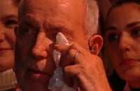 Bernard Lavilliers a fondu en larmes pendant les Victoires de la Musique. @ France 2