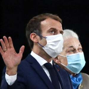 Le Président de la république, Emmanuel Macron, le premier ministre Jean Castex, Robert Badinter et Elisabeth Badinter durant la Commémoration du quarantième anniversaire de l'abolition de la peine de mort, au Panthéon à Paris, France, le 9 octobre 2021. © Stéphane Lemouton / Bestimage 