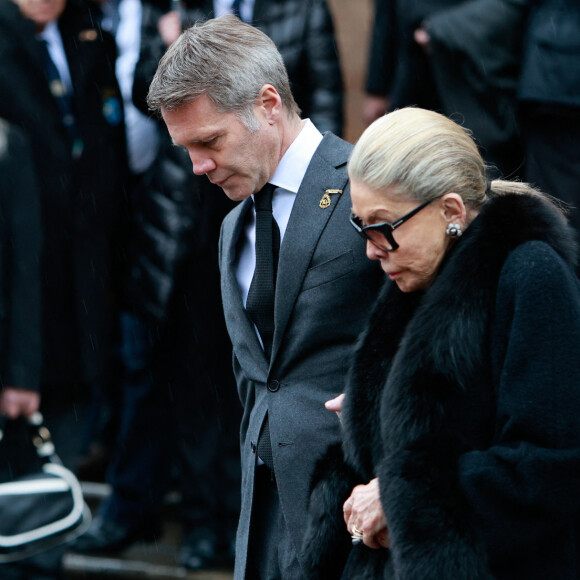 Le prince Emmanuel-Philibert de Savoie, Marina Ricolfi Doria - Les funérailles du prince Victor Emmanuel de Savoie, fils du dernier roi d'Italie, en la basilique de Superga, près de Turin, le 10 février 2004. 
