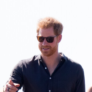 Le prince Harry, duc de Sussex, et Meghan Markle (enceinte), duchesse de Sussex, se promènent sur Kingfisher Bay Resort à Fraser Island, à l'occasion de leur voyage officiel en Australie. Le 22 octobre 2018 