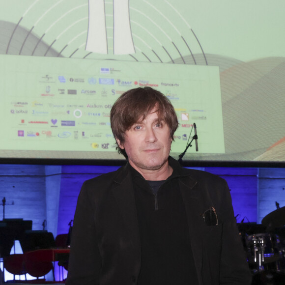 "J'ai ma guitare et deux gros sacs, le vélo ce n'est pas pour moi. Pourquoi moi et les automobilistes qui ne peuvent faire autrement sommes punis à ce point ?" 
Exclusif - Thomas Dutronc - Soirée d'ouverture de la 21ème édition de La Semaine du Son de L'Unesco à Paris le 15 janvier 2024. La Semaine du Son sensibilise le public et tous les acteurs de la société à l'importance des sons et de la qualité de notre environnement sonore © Jack Tribeca / Bestimage 
