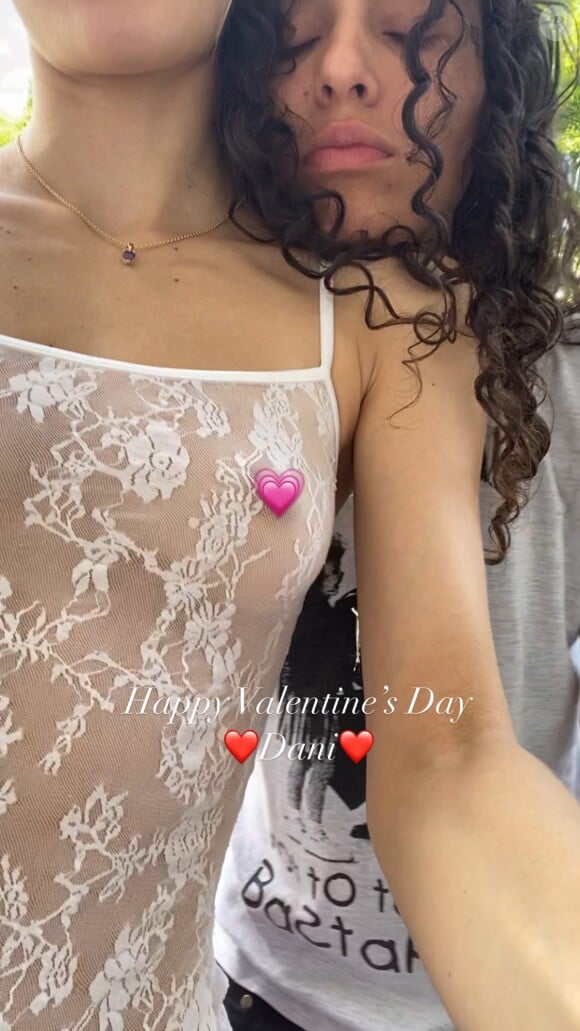 Elles se le sont souhaité à travers une photo très sexy. 
Lily-Rose Depp a fêté la Saint-Valentin avec sa petite amie.