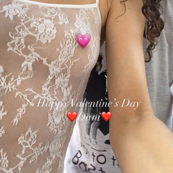 Elles se le sont souhaité à travers une photo très sexy. 
Lily-Rose Depp a fêté la Saint-Valentin avec sa petite amie.