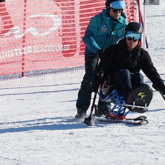 Ils étaient en effet partis pour visiter le site des Invictus Games d'hiver.
Le prince Harry, duc de Sussex et Meghan Markle, duchesse de Sussex, en visite au camp d'entrainement des athlètes des Invictus Games 2024 à Whistler en Colombie Britannique, le 14 février 2024. 