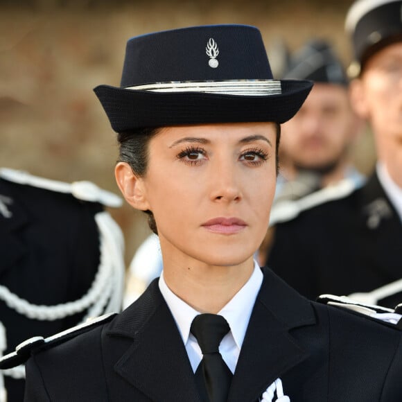 Exclusif -Fabienne Carat, en uniforme, durant le tournage de la nouvelle saison de la série télévisée diffusée sur TF1 "Section de Recherches", le 17 septembre 2019 à Cannes. Dans cette nouvelle saison, X.Deluc dans le rôle de Martin Bernier et F.Semonin dans le rôle de Lucas Auriol vont accueillir dans leur brigade l'actrice F.Carat, dans le rôle de Jeanne Lorieux, commandant de gendarmerie. La diffusion de la série débutera le 28 janvier 2021. © Bruno Bebert / Bestimage  Exclusive - No Web No Blog pour Belgique et Suisse