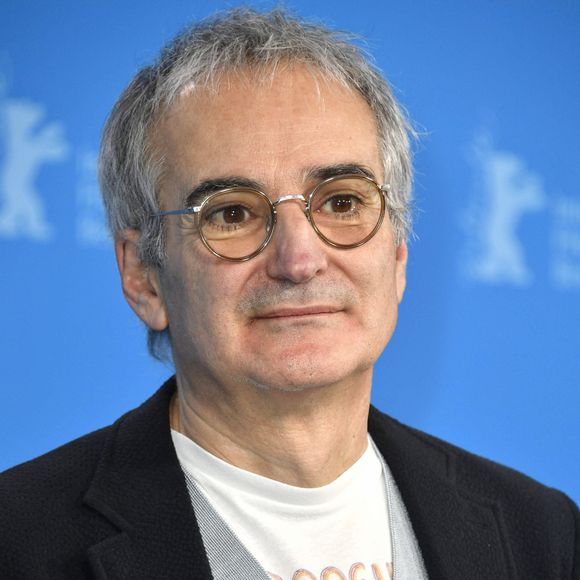 Olivier Assayas - Photocall du film "Hors du temps" - 74e Festival International du Film de Berlin, La Berlinale. Le 17 février 2024. © Imago / Panoramic / Bestimage