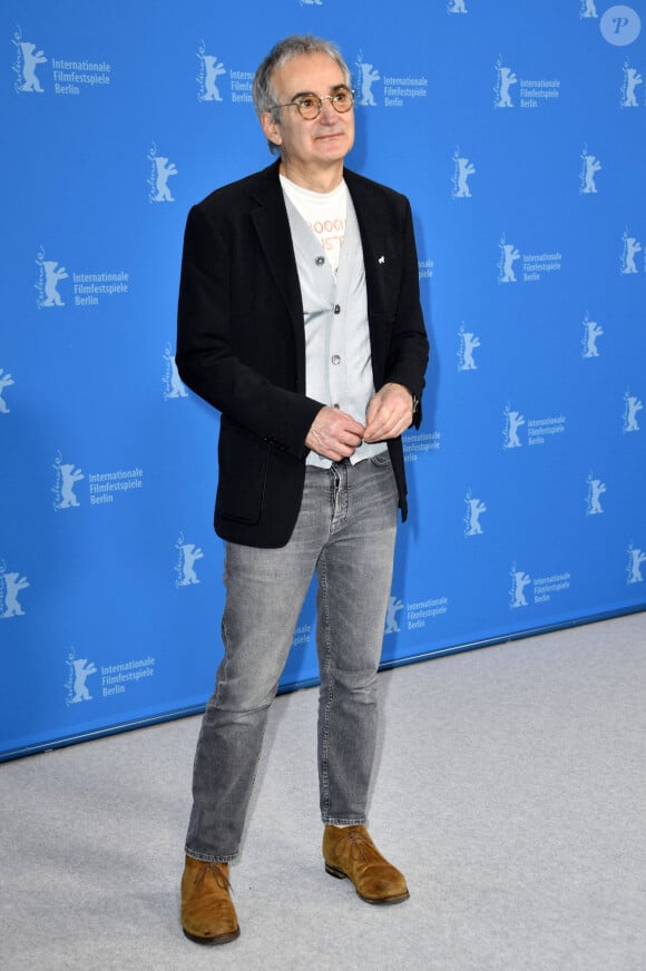 Olivier Assayas - Photocall du film "Hors du temps" - 74e Festival International du Film de Berlin, La Berlinale. Le 17 février 2024. © Imago / Panoramic / Bestimage