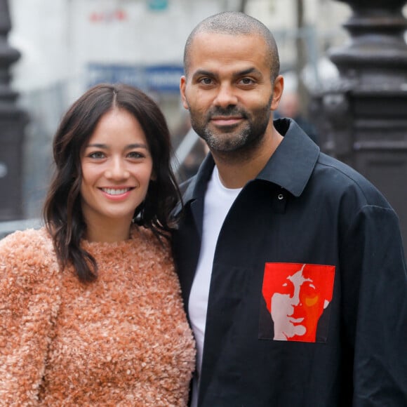 Visiblement, tout va bien pour l'ex de Tony Parker
 
Tony Parker et sa compagne Alizé Lim - Arrivées au défilé prêt-à-porter printemps-été 2023 "Stella McCartney" lors de la fashion week de Paris le 3 octobre 2022. © Clovis / Veeren / Bestimage