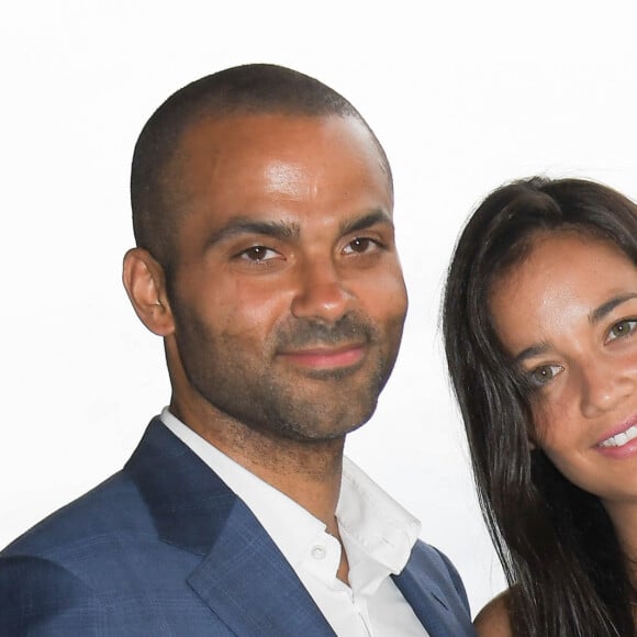 Tony Parker et sa compagne Alizé Lim - Tony Parker devient l'ambassadeur des courses hippiques en France et lance une série sur la chaine Equidia à l'Hippodrome ParisLongchamp le 17 juin 2021. © Coadic Guirec / Bestimage