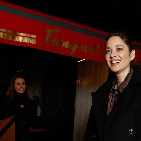 Semi-exclusif - Marion Cotillard - Arrivées au dîner des nommés des César 2024 au Fouquet's à Paris, France, le 05 février 2024. © Christophe Clovis / Bestimage