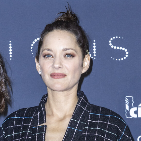 Marion Cotillard au photocall du dîner César Révélations 2024 à L'Élysée Montmartre à Paris le 15 janvier 2024. © Olivier Borde / Bestimage