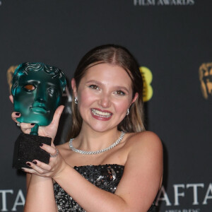 Mia McKenna-Bruce - Press Room de la cérémonie des Bafta Awards à Londres, le 18 février 2024.