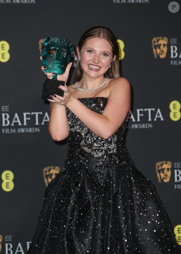 Mia McKenna-Bruce - Press Room de la cérémonie des Bafta Awards à Londres, le 18 février 2024.