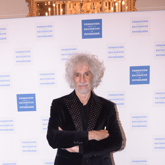 Louis Bertignac, aujourd'hui âgé de 70 ans, a des relations compliquées avec l'une des membres
Louis Bertignac lors du photocall et du cocktail de la soirée des "Stéthos d'or 2023" à l'hôtel Four Seasons George V à Paris, France, le 27 mars 2023.© Bellak-Guirec/Bestimage