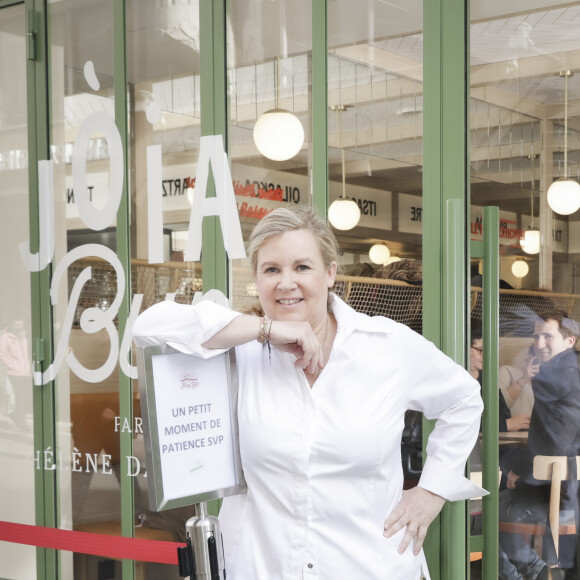 "...sinon il y aura une hécatombe de chômeurs et de faillites" 
Exclusif - La cheffe étoilée Hélène Darroze vient d'ouvrir un nouveau restaurant bistronomique dédiée aux burgers haut de gamme "Jòia Bun" au 16 de la rue Michodière dans le 2ème arrondissement de Paris, France, le 16 mars 2023.