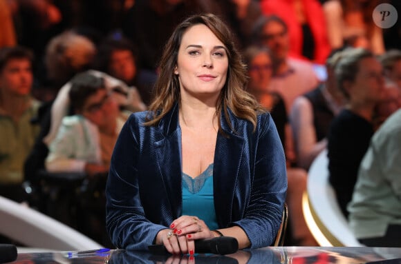 Julia Vignali - Les personnalités se mobilisent lors de la 37ème édition du Téléthon sur le plateau de France 2, avec pour parrain Vianney. © Coadic Guirec / Bestimage