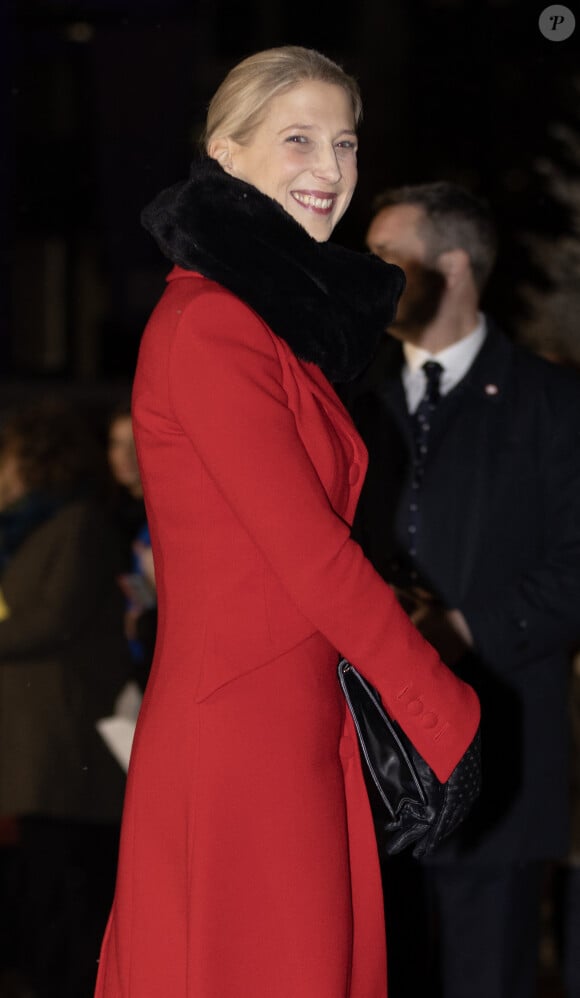 Lady Gabriella Windsor - La famille royale à la sortie de la messe "Together at Christmas" à l'Abbaye de Westminster le 15 décembre 2022. 