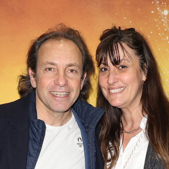 Le patineur artistique est venu assister à la première du dernier spectacle d'Holiday on Ice avec sa femme, Olivia
 
Philippe Candeloro et sa femme Olivia - Première parisienne du spectacle "Aurore" à l'occasion des 80 ans d'Holiday on Ice au Dôme de Paris le 29 février 2024. © Coadic Guirec/bestimage