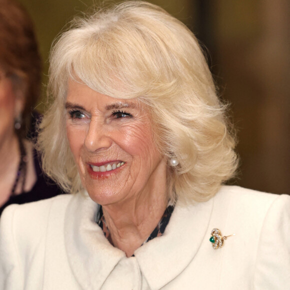 Camilla Parker Bowles, reine consort d'Angleterre, assiste à une soirée musicale à la cathédrale de Salisbury le 8 février 2024. © Imago / Panoramic / Bestimage 