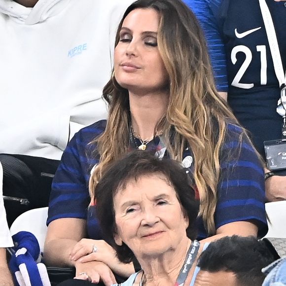 Hugo Lloris avec sa femme Marine - People et joueurs en famille dans les tribunes lors du match de demi-finale "France - Maroc" lors de la Coupe du Monde 2022 au Qatar (FIFA World Cup Qatar 2022) le 14 décembre 2022. © Philippe Perusseau / Bestimage