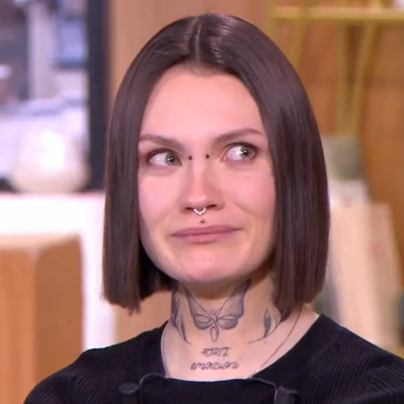 Faustine Bollaert très touchée par une invitée de "Ca commence aujourd'hui", dans l'émission du 4 mars 2024, sur France 2