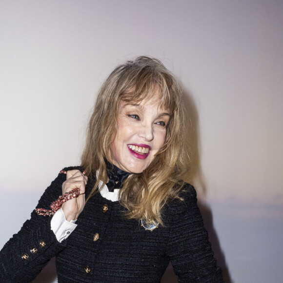 Arielle Dombasle - Photocall du défilé de mode Femmes prêt-à-porter automne-hiver 2024/2025 "Chanel" lors de la fashion week de Paris le 5 mars 2024. © Olivier Borde / Bestimage 