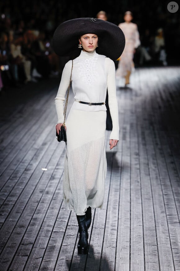 Felice Noordhoff - Défilé Chanel mode femme automne / hiver 2024-2025 au Grand Palais Éphémère lors de la Fashion Week de Paris (PFW), à Paris, France, le 5 mars 2024. 