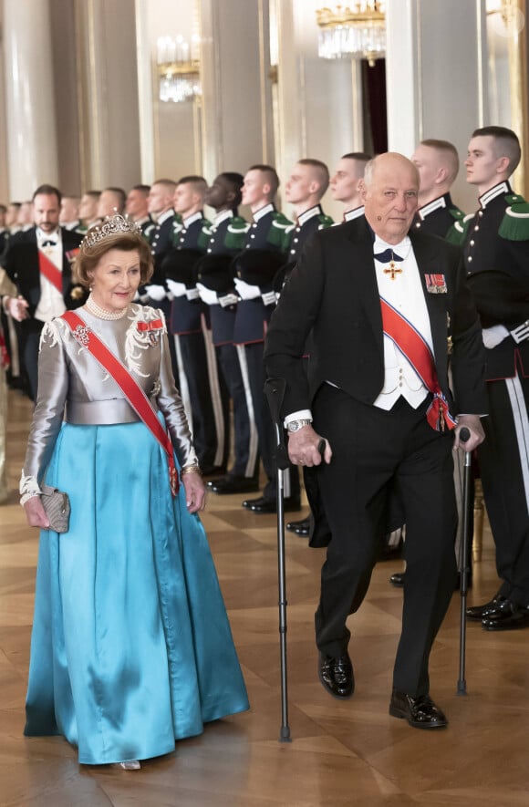 Le roi Harald de Norvège et la reine Sonja - Arrivées au dîner des diplomates au palais royal à Oslo le 9 février 2023. 