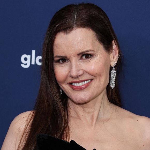 L'actrice s'est associée à la star de "Thelma & Louise" pour financer un rapport sur la représentations des mères dans les médias par le biais de la fondation Archewell
Geena Davis au photocall des 34ème "GLAAD Media Awards" à Los Angeles, le 30 mars 2023.