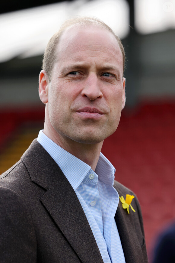 Le Prince de Galles visite l'AFC de Wrexham et rencontre le président du club, Rob McElhenney, le 1er mars 2024. 