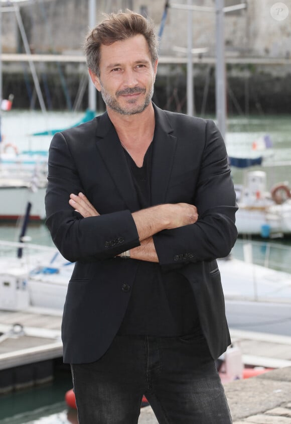 Alexandre Varga pour le telefilm "Cassandre" participe au Festival de la Fiction de La Rochelle le 16 Septembre 2022. Patrick Bernard/ Bestimage 