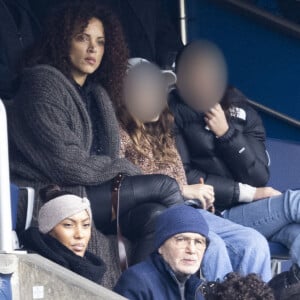 Noémie Lenoir - Personnalités dans les tribunes du match de football en ligue 1 Uber Eats PSG / Reims au Parc des Princes à Paris le 10 mars 2024.