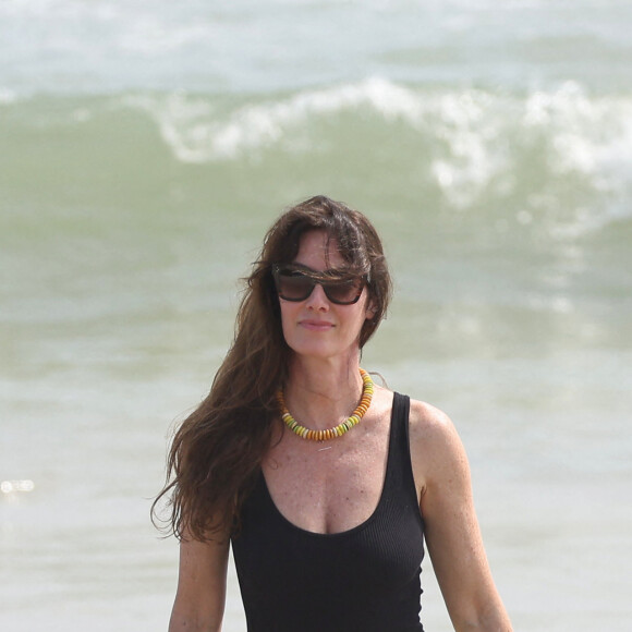 Exclusif - Mareva Galanter - Moment de détente sur la plage d'Assinie à Abidjan, au lendemain du dîner de gala de la Fondation "Children of Africa". Le 2 mars 2024 © Dominique Jacovides / Bestimage