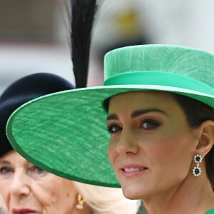 La reine consort Camilla Parker Bowles et Kate Catherine Middleton, princesse de Galles - La famille royale d'Angleterre lors du défilé "Trooping the Colour" à Londres. Le 17 juin 2023